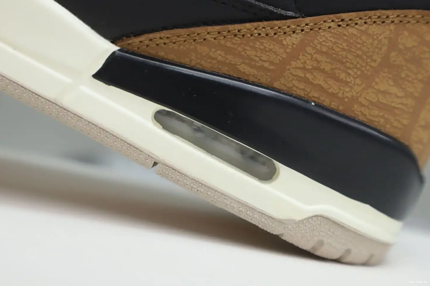 AIR DESERT Kimikick CT8532 CEMENT JORDAN 3 0511